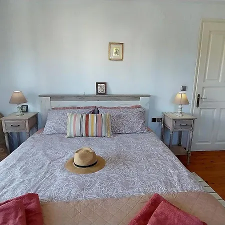 Classy & Traditional House With Fantastic View Villa